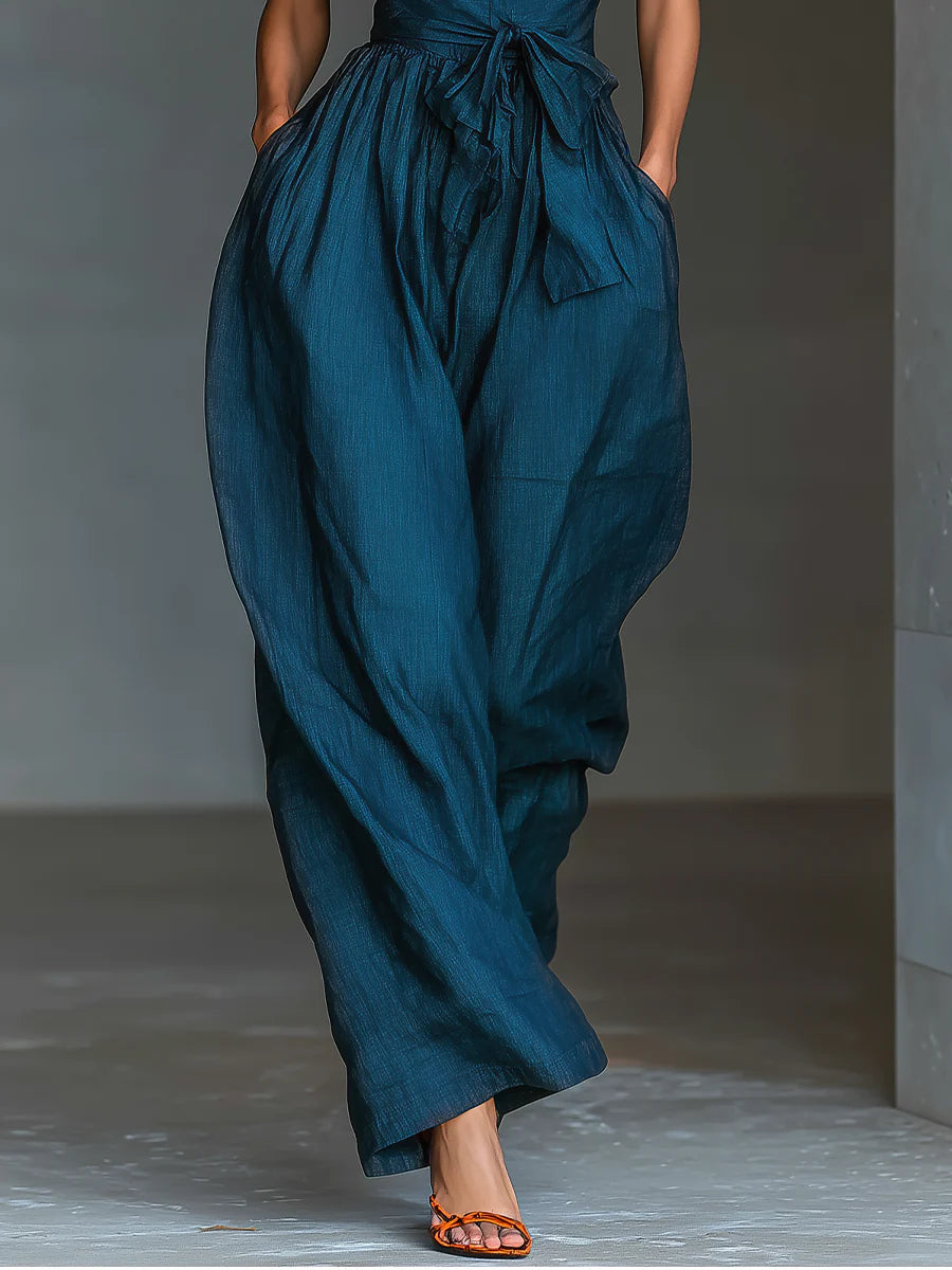 Mono Halter Cruzado con Pernera Ancha y Bolsillos Laterales
