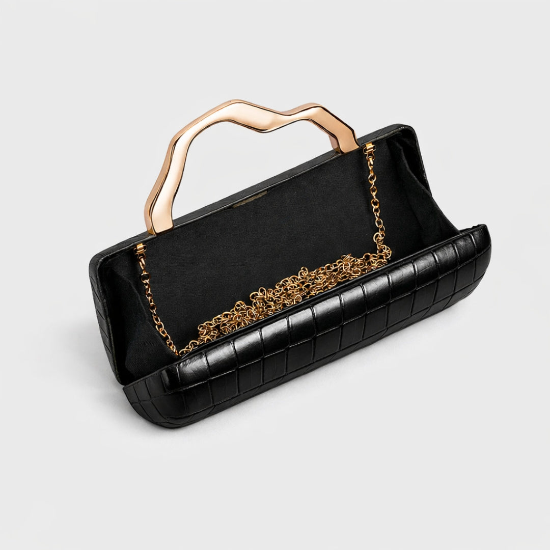 Engrâce | Clutch with Sculpted Handle