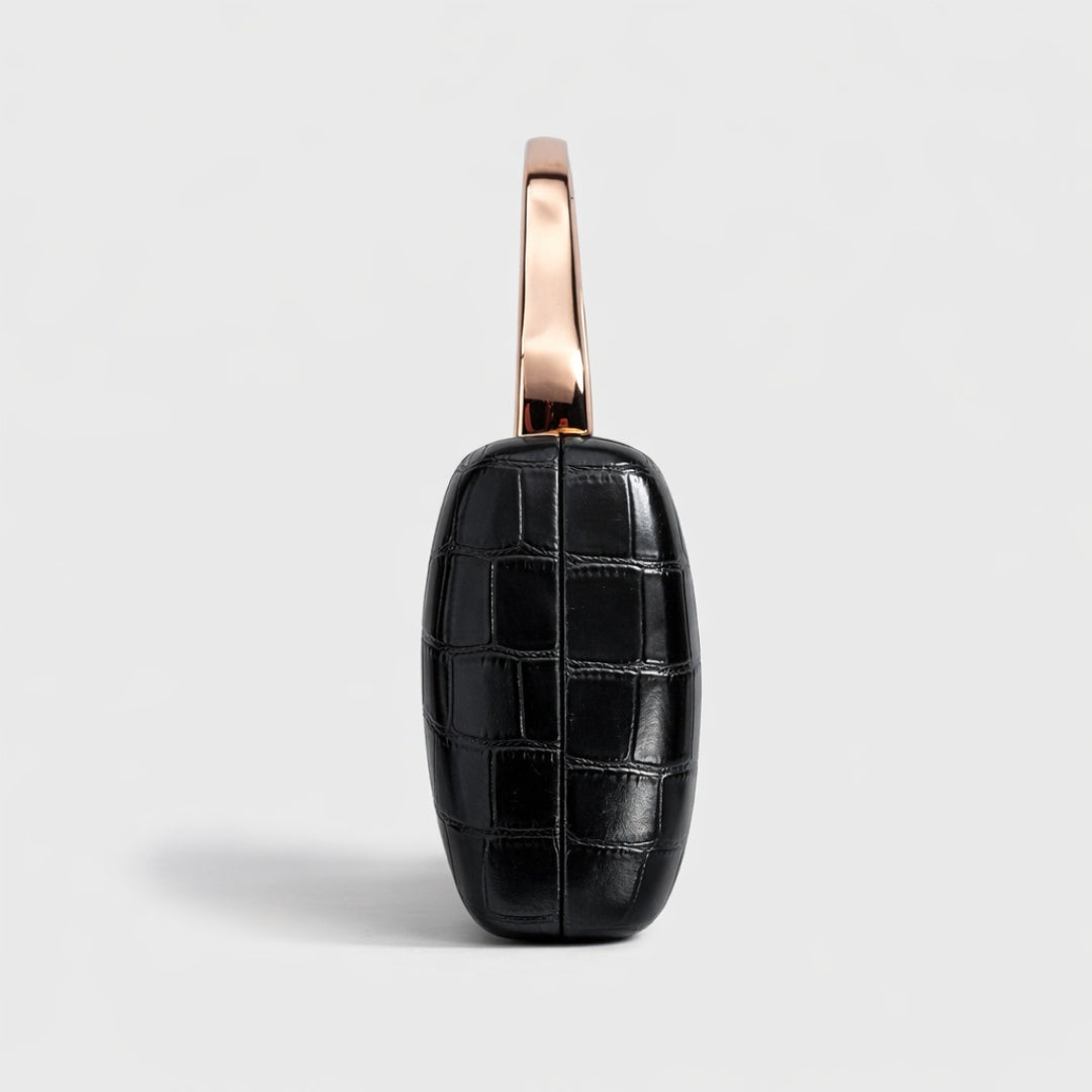 Engrâce | Clutch with Sculpted Handle