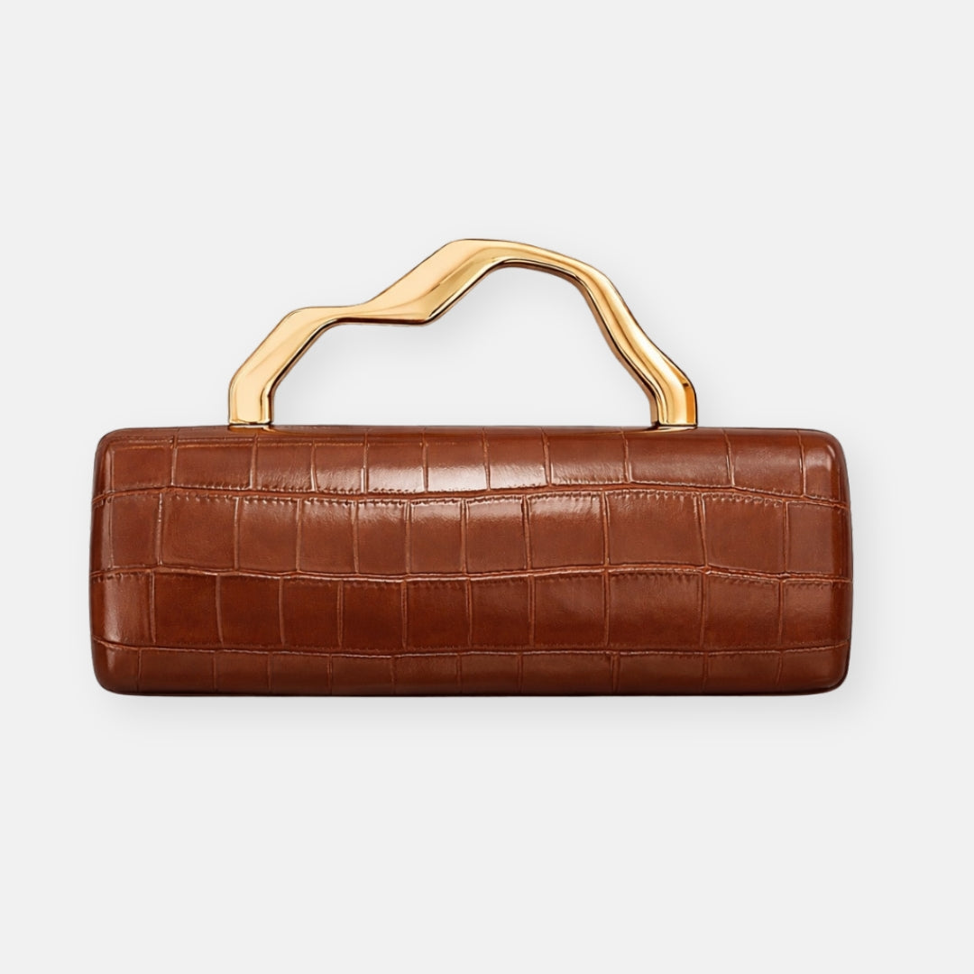 Engrâce | Clutch with Sculpted Handle